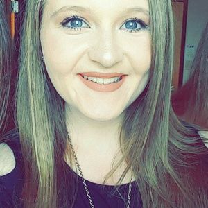 Meet your Posher, Dakota